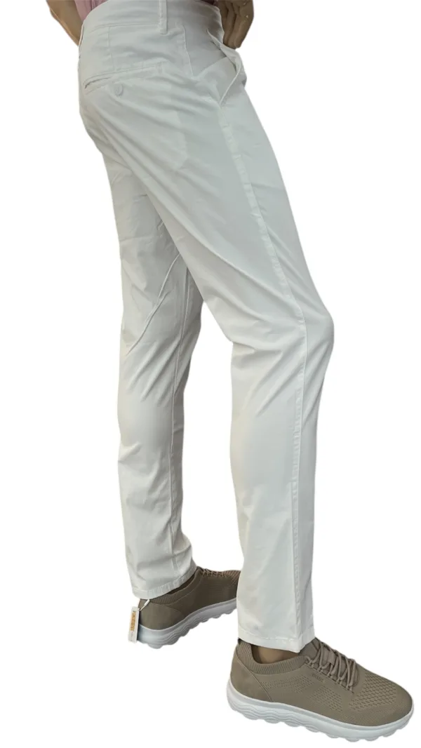 Pantalone chino cotone slim - immagine 11