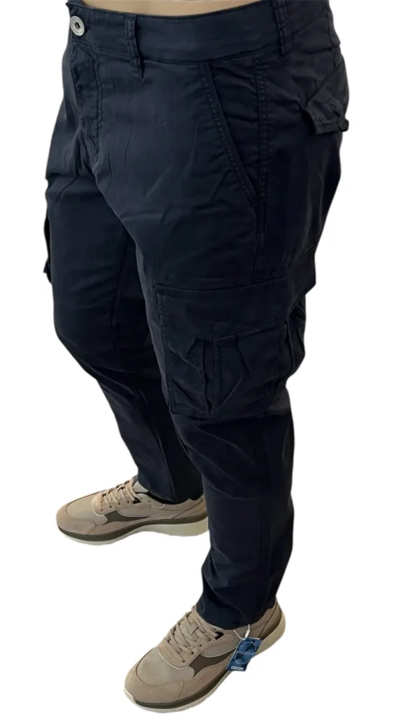 Pantalone cargo senza elastico